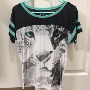 Short sleeve lion t shirt